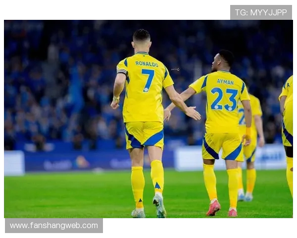 科隆锁定厄兹詹！多特角卫或在冬窗离队，转战同城死敌有望